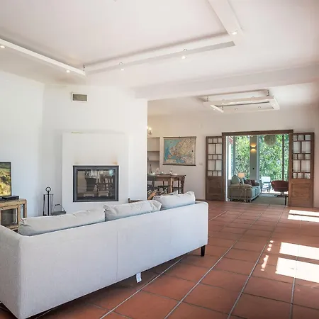 By Interhome Colares