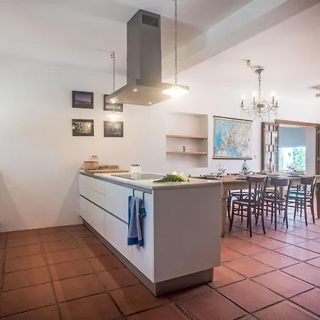 By Interhome Colares